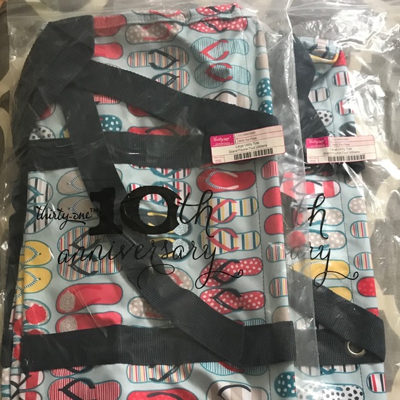 Large Utility Tote from Thirty One - Picture 1 of 1